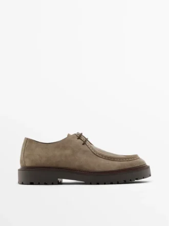 Zapatos de ante con puntera moc y abertura