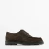 Zapatos de ante con puntera moc y abertura Zapatos de ante con puntera moc y abertura