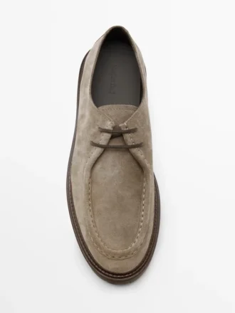 Zapatos de ante con puntera moc y abertura